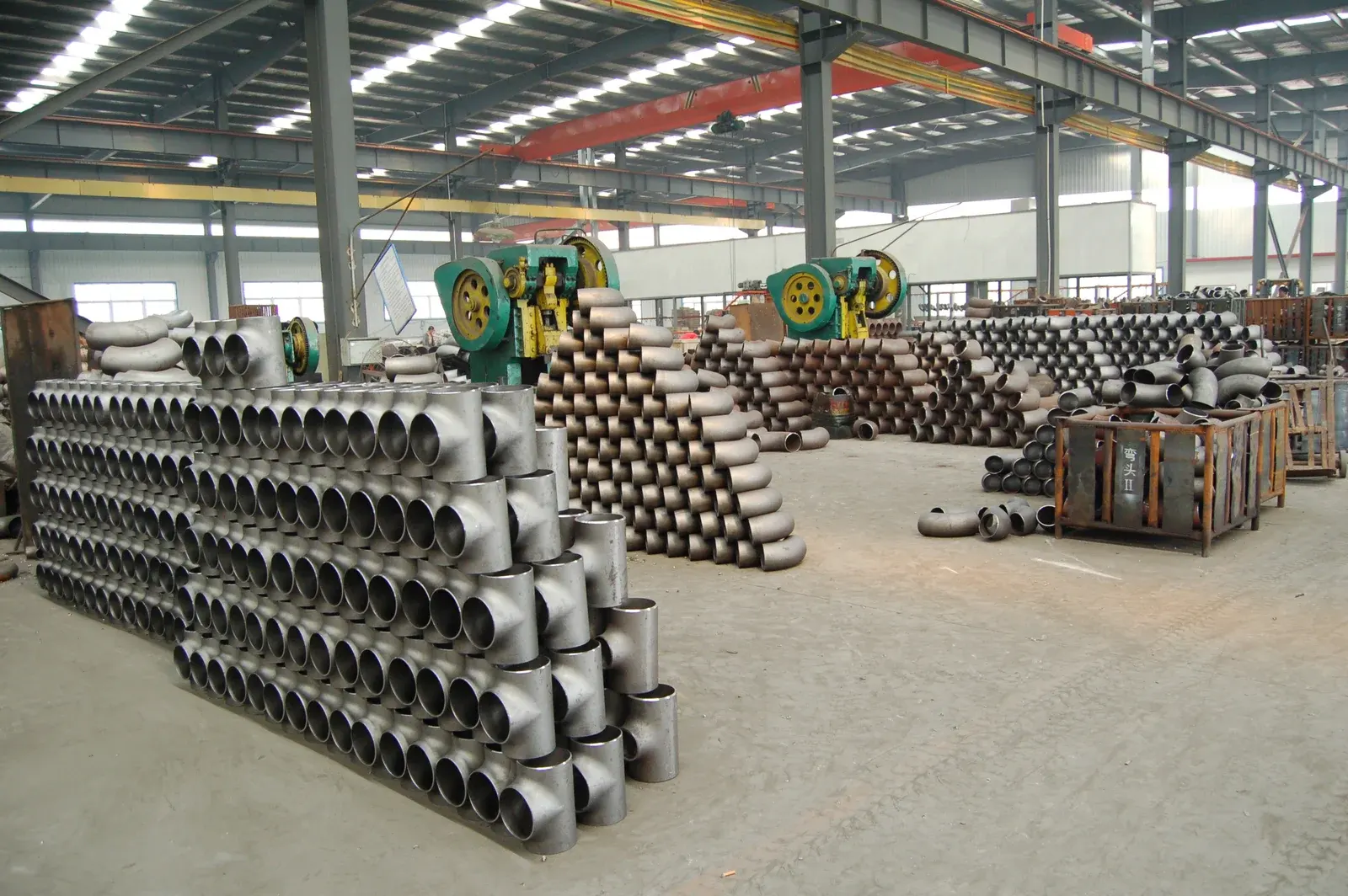 Butt weld pipe fittings – elbows, tees and reducers